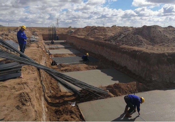 中核龍騰100MW槽式光熱項(xiàng)目進(jìn)展順利：場(chǎng)平完成90% 支架組裝車(chē)間完成