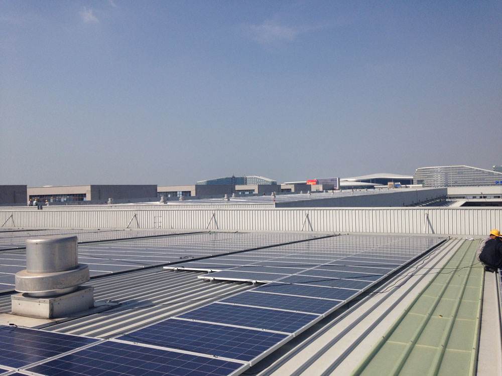 光伏“拉閘”降溫產能無序增長