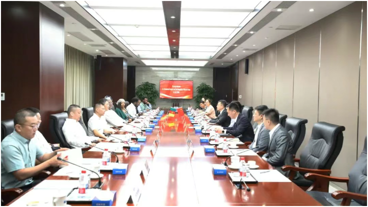 中國重機副總經(jīng)理徐佳會見喀麥隆BOCOM集團(tuán)主席并簽署合作框架協(xié)議