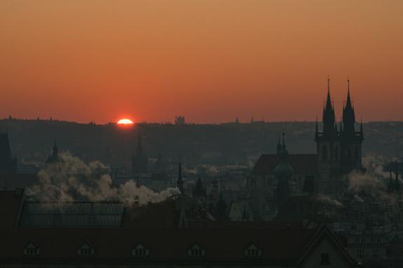 比利時電網運營商Elia報告預測2035年光伏裝機容量
