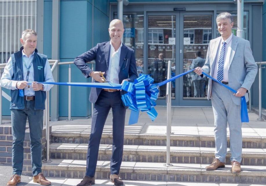 RWE英國啟用格里姆斯比樞紐 強化海上風電運維能力