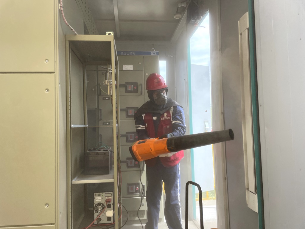 扎哈淖爾煤業(yè)公司:變壓器“煥新”守護(hù)電力安全