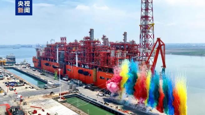 我國自主建造的新型海上浮式液化天然氣生產(chǎn)裝置“NGUYA FLNG”正式啟航
