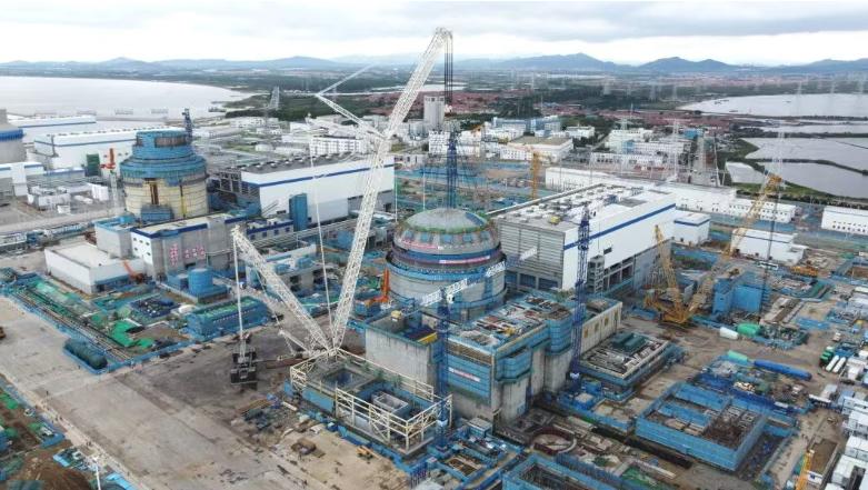 海陽核電4號機組鋼制安全殼頂封頭順利吊裝就位