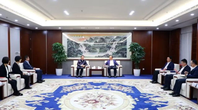 國家電網(wǎng)中電裝備公司董事長、黨委書記余軍帶隊(duì)到訪中國電氣裝備